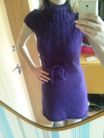 Megzta violetinė suknelė