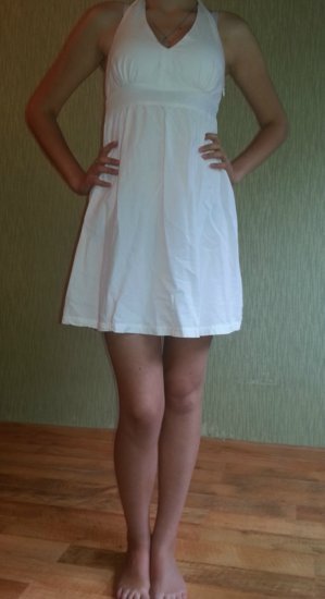 Balta Only suknelė