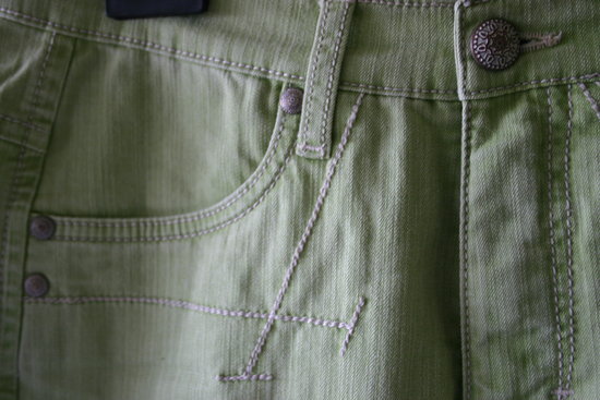 Salotinio džinso kapri kelnės