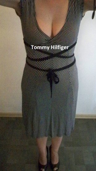 Tommy Hilfiger dryžuota sexy suknelė