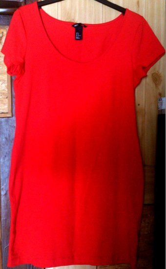 raudona H&M suknutė