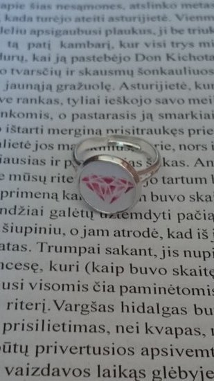 žiedas su rožiniu deimantu 