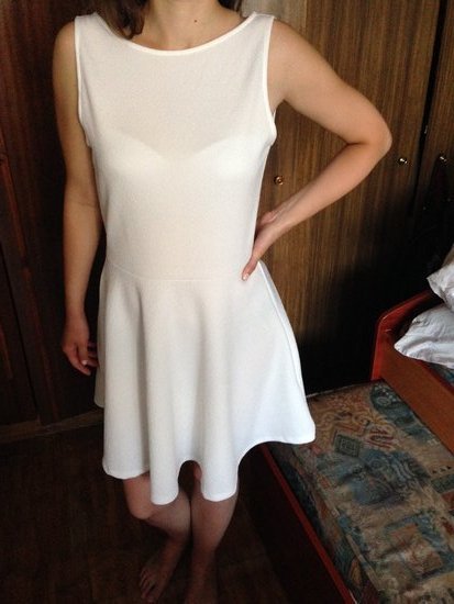Balta Pull & Bear suknelė