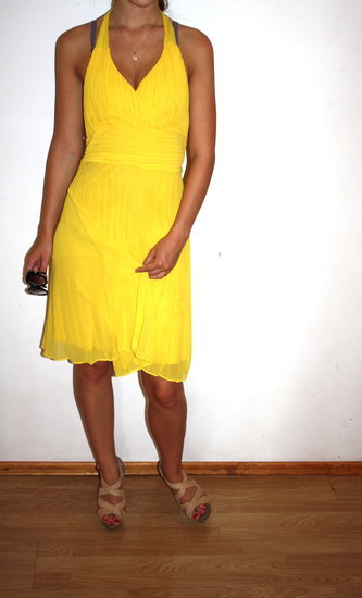 proginė, geltona suknele