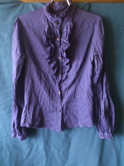 Violetiniai merškiniai pūstom rankovėmis