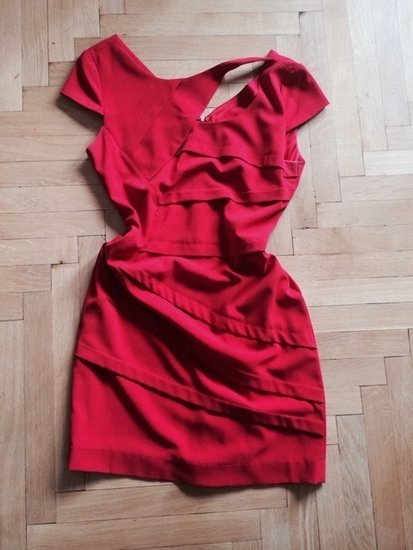 Ryski Raudona suknyte