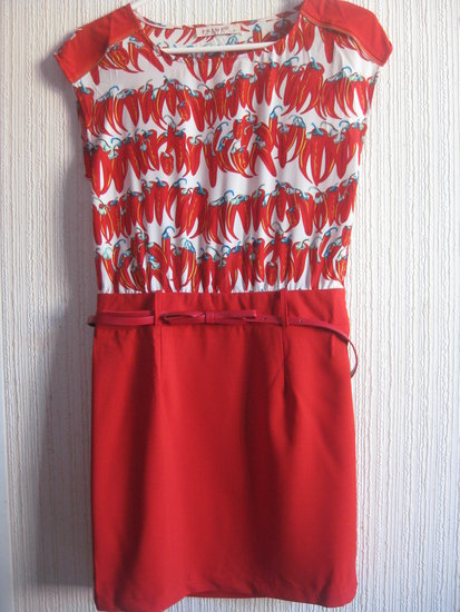 nauja raudona suknele
