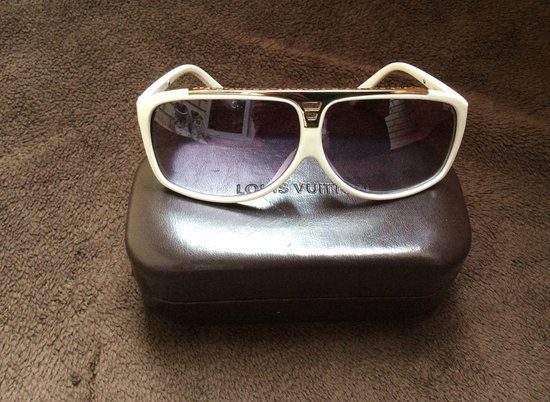 Louis Vuitton balti akinukai