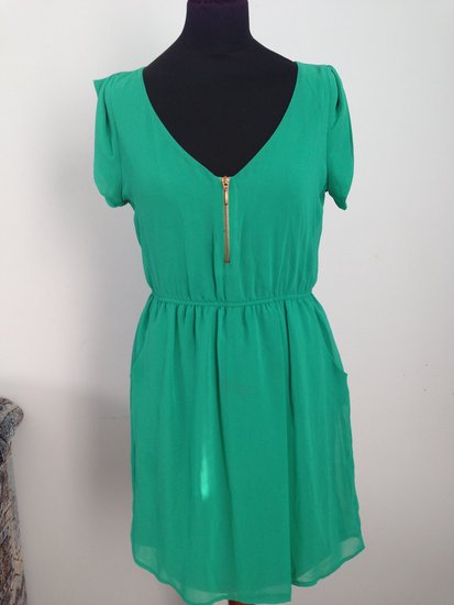 žalia nuostabi suknelytė