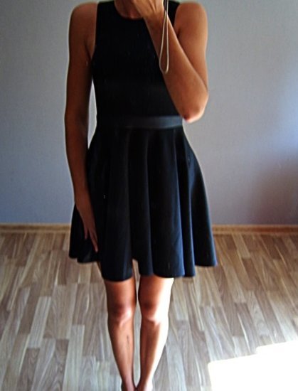 juoda nauja suknele