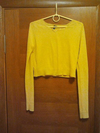 Geltonos spalvos trumpas megztinis