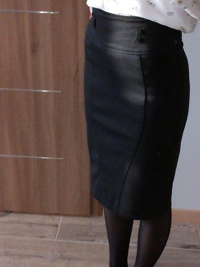 Zara-Juodas, aptemptas sijonas 