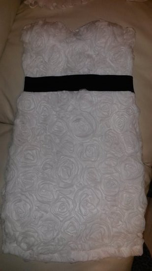 Balta suknele su rozytem / Tally Weijl 
