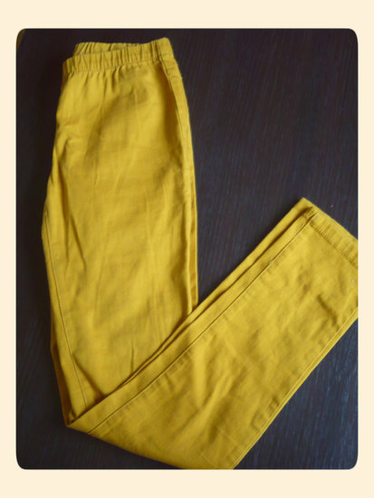Gražios geltonos kelnės
