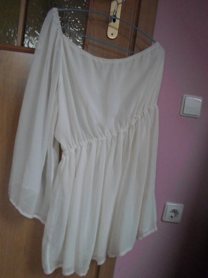 balta suknelė