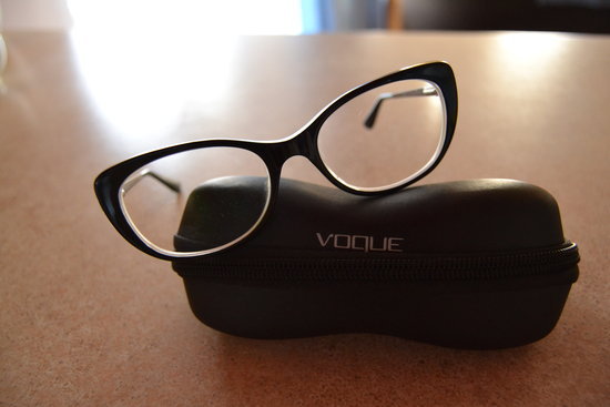 VOGUE akinių rėmeliai su originaliu dėkliuku