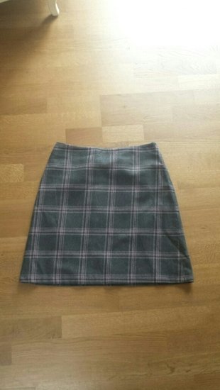 Languotas klasikinis moteriskas sijonas