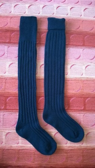 Ilgos juodos kojinės