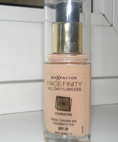 MAX Factor face finity 3 in 1