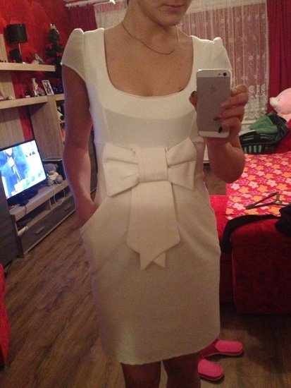 Balta storos medžiagos suknelė