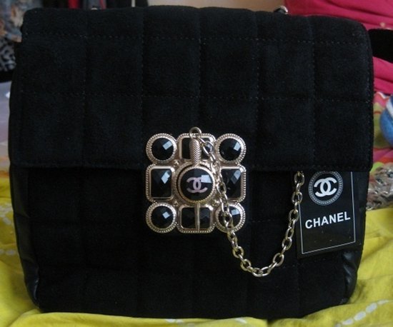 Nauja juoda odinė Chanel dygsniuota rankinė