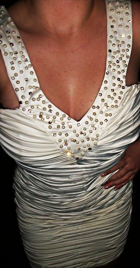 Balta tobulybė su swarovskiais ir perlais