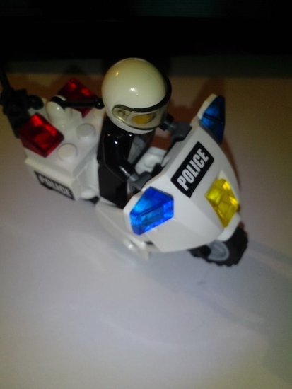 Lego - policininkas