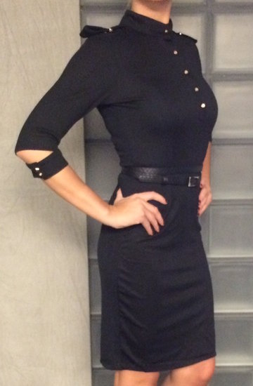 Beckham stiliaus stilinga juoda suknele