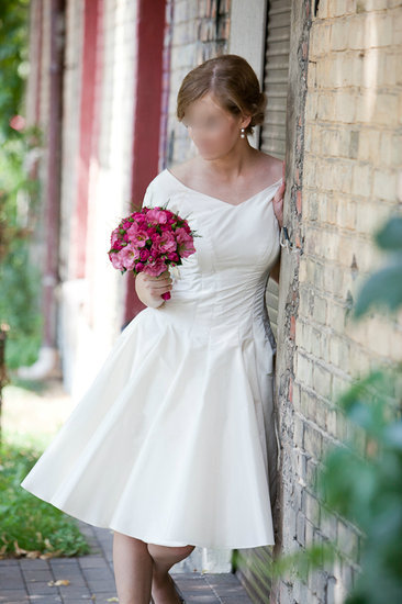 Trumpa šilkinė vestuvinė suknelė