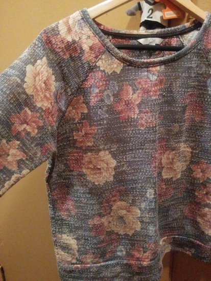 geletas margas megztinis 