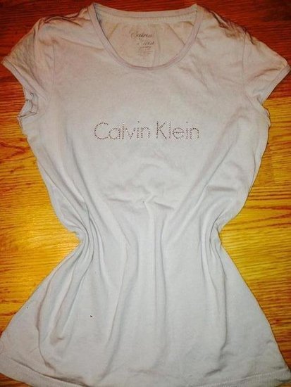 Calvin Klein bliuskutė.
