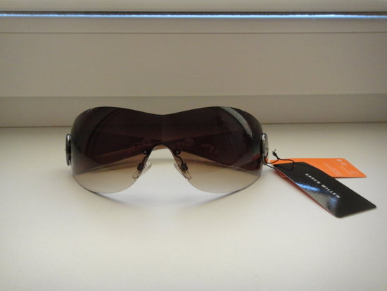 Nauji stilingi Karen Millen akiniai nuo saules 