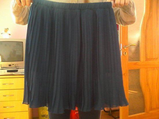 Mėlynas kluostuotas sijonas