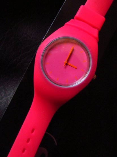 Naujas rožinis guminis laikrodis - pink
