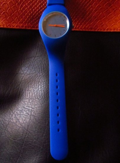 Naujas stilingas mėlynas laikrodis