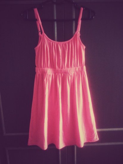 Neoninė rožinė vasarinė suknelė