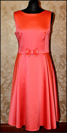 Trumpa rožinė suknelė