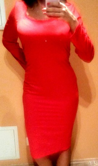 Moteriska raudona tampri midi suknele