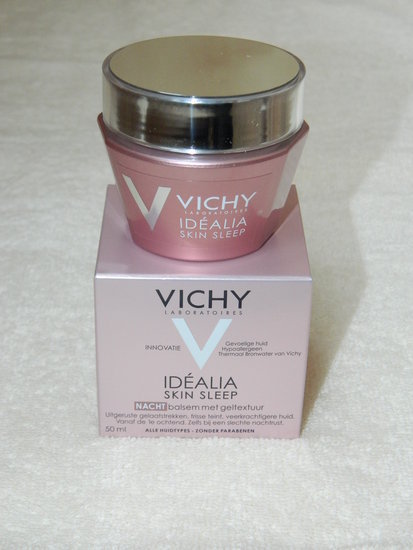 Vichy Idealia Skin Sleep skaistinantis kremas.