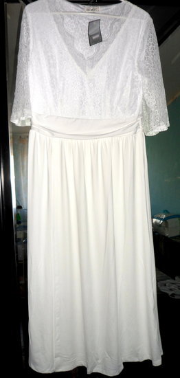 Nauja Balta suknele