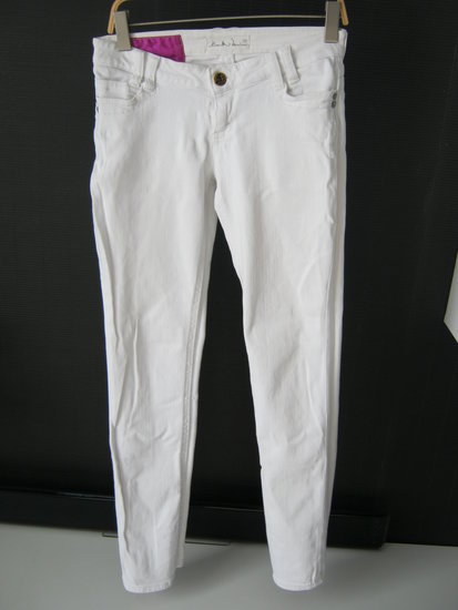 Balti vasariški džinsai