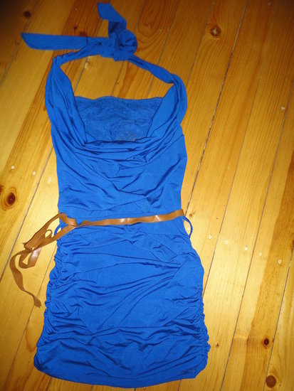 Mėlyna suknelė, aptempta, trumpa