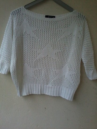 Baltas naujas megztinukas