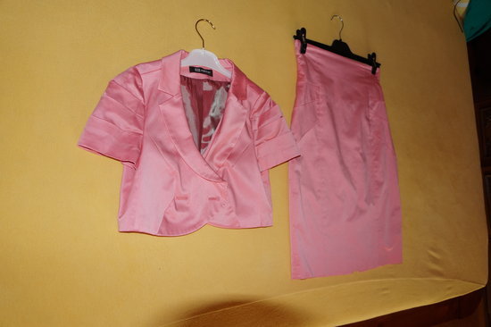 MONTON rožinės/persikinės spalvos kostiumėlis