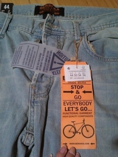 Nauji džinsai su etiketėmis