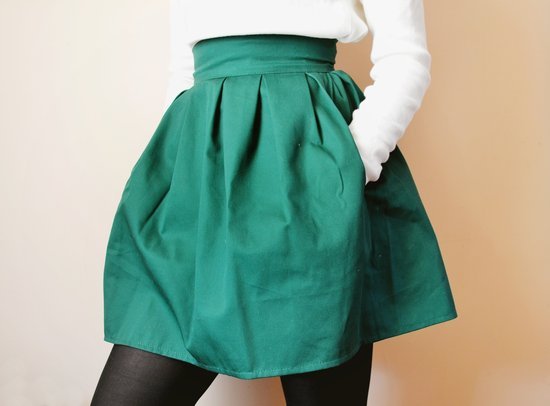 Žalias pustas sijonas