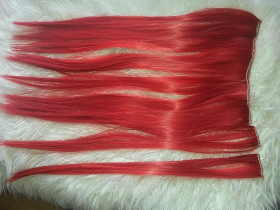Plaukų tresai raudonos spalvos