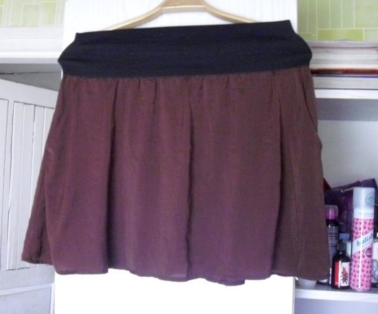 Lengvas rudas sijonas