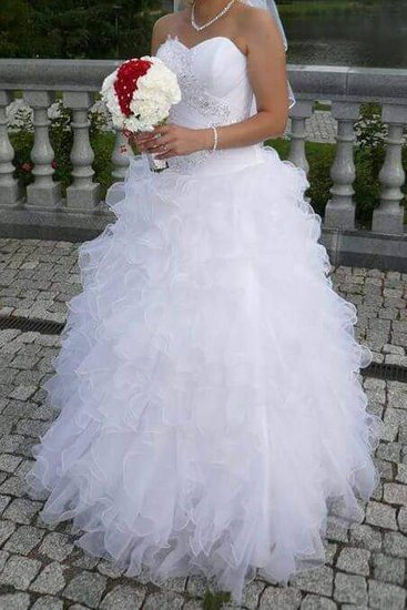 Puiki vestuvinė suknelė
