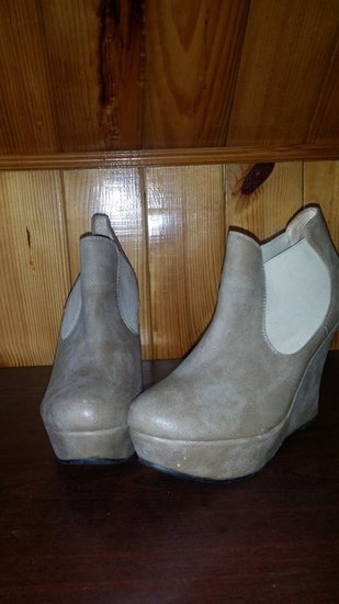 Nude spalvos platforminiai batai- Nelly.com